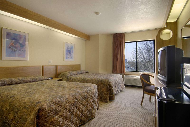 Motel Super 8 By Wyndham Midland Chambre photo